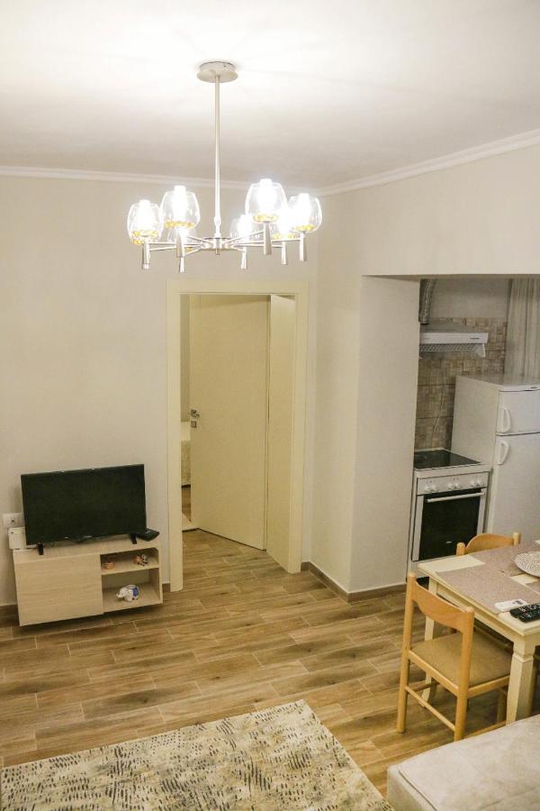New Bazaar Arben'S Apartment Tirana Exterior foto